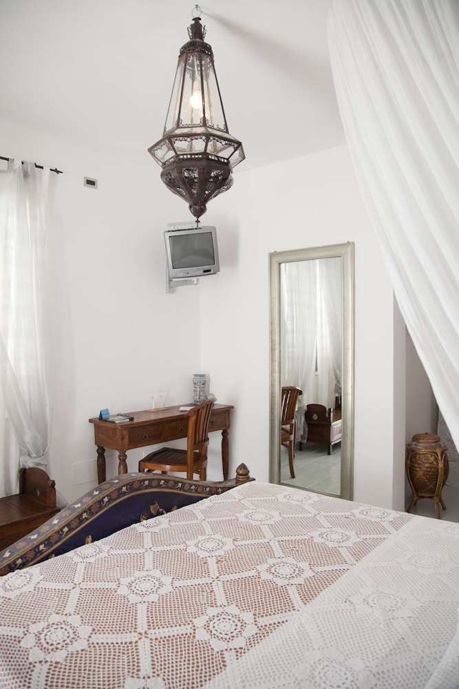 

Roma - Panarea, Isole Eolie - Quartara Boutique Hotel