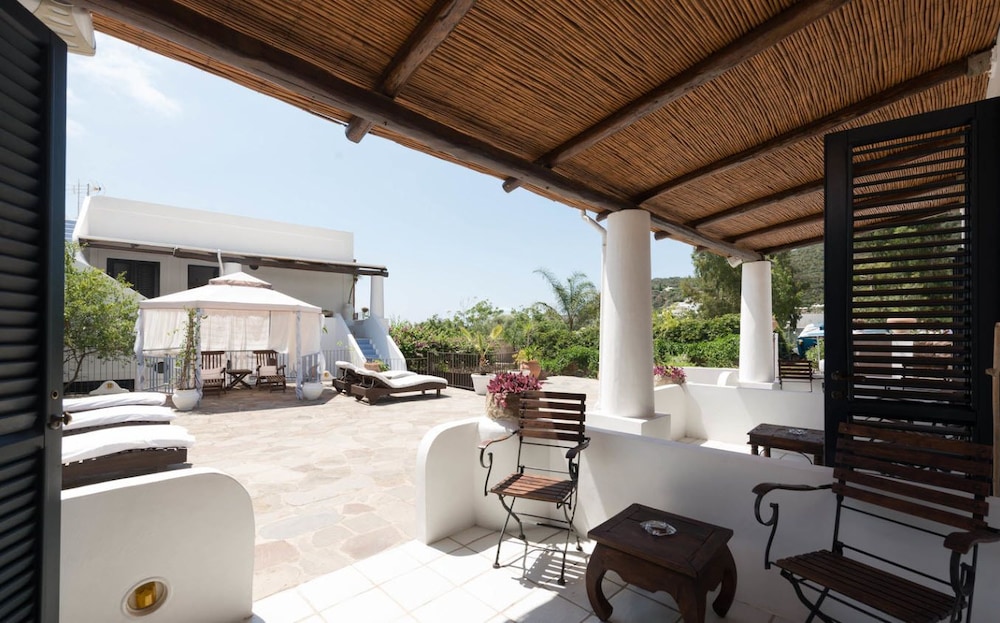 

Milano - Panarea, Isole Eolie - Quartara Boutique Hotel