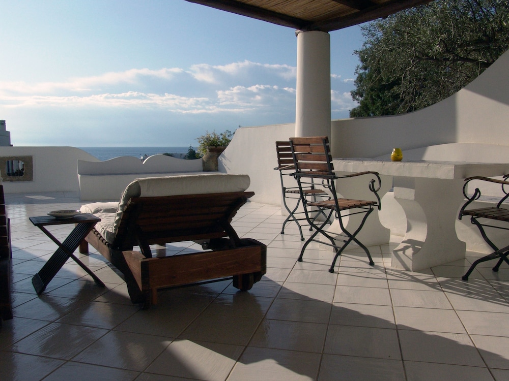 

Pisa - Panarea, Isole Eolie - Quartara Boutique Hotel