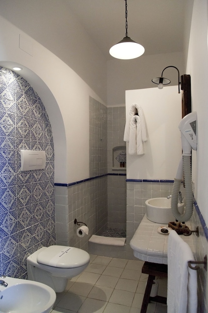 

Genova - Panarea, Isole Eolie - Quartara Boutique Hotel