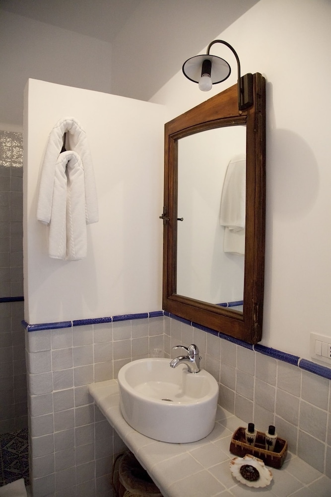 

Roma - Panarea, Isole Eolie - Quartara Boutique Hotel