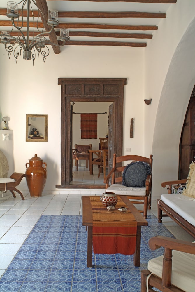 

Milano - Panarea, Isole Eolie - Quartara Boutique Hotel