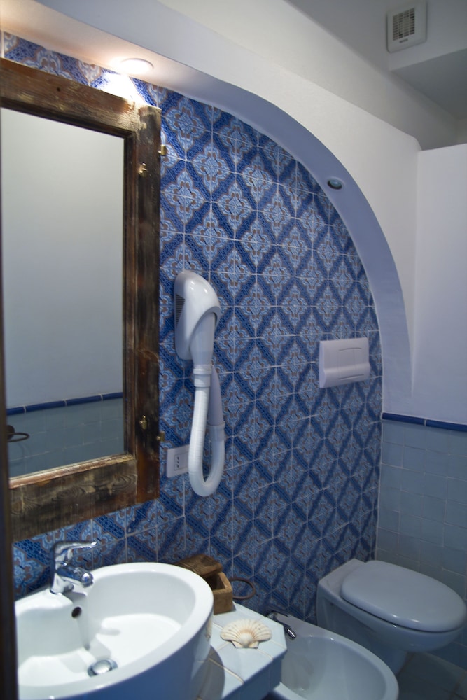 

Roma - Panarea, Isole Eolie - Quartara Boutique Hotel