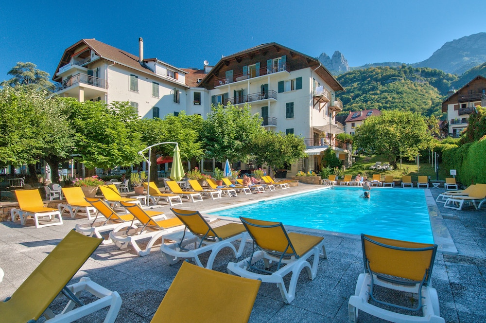 Menthon-Saint-Bernard - Hotel du Lac