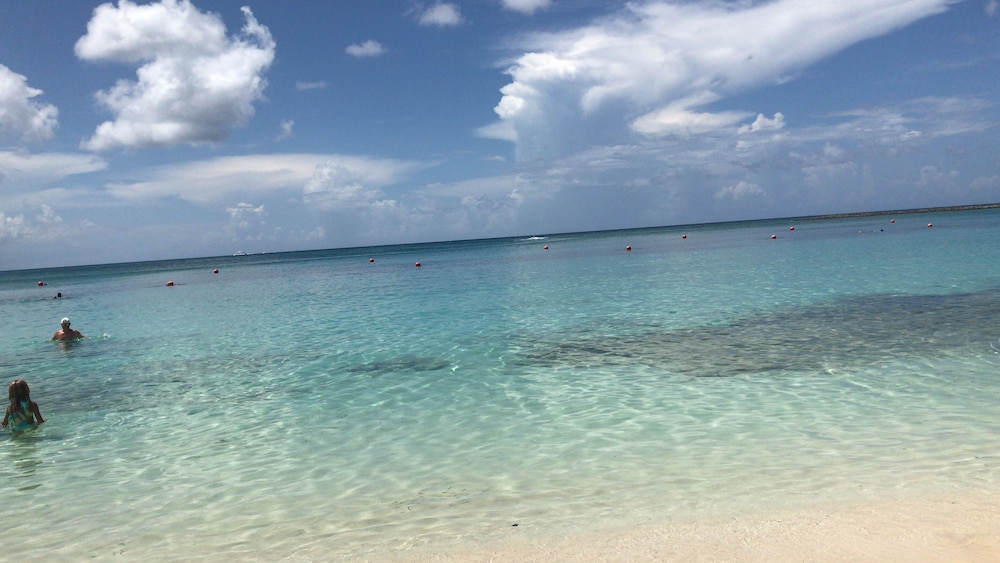 

Venezia - Paradise Island - Harborside