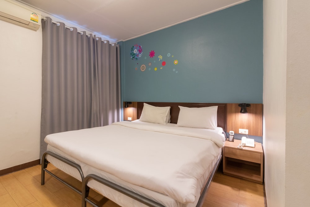 

Roma - Bangkok - Intown Residence