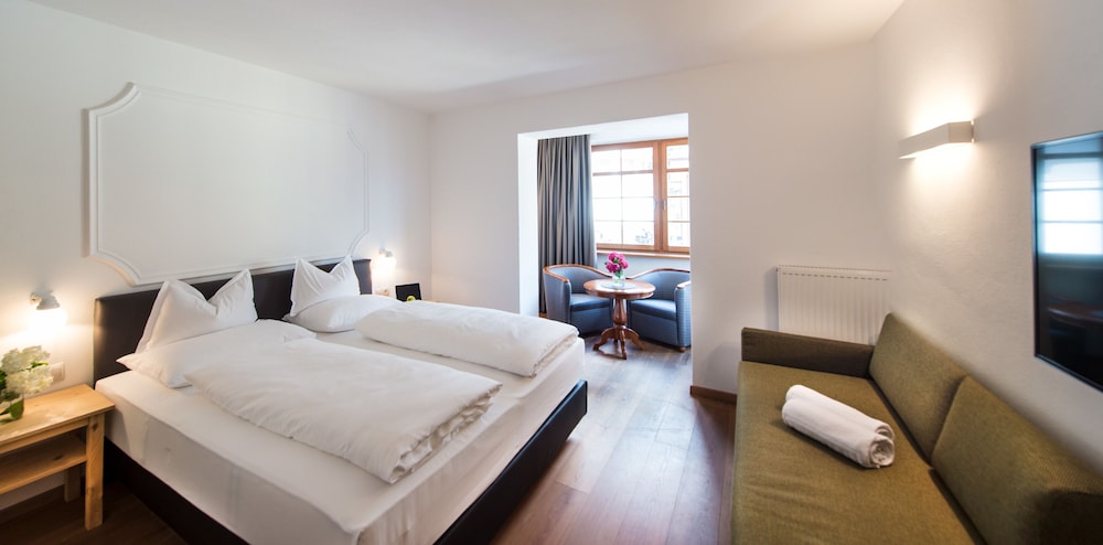 

Napoli - Selva dei Molini - Hotel Spanglwirt