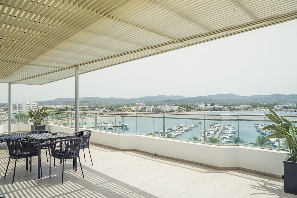 

Verona - San Antonio de Portmany, Ibiza - Hotel Sa Clau by Mambo