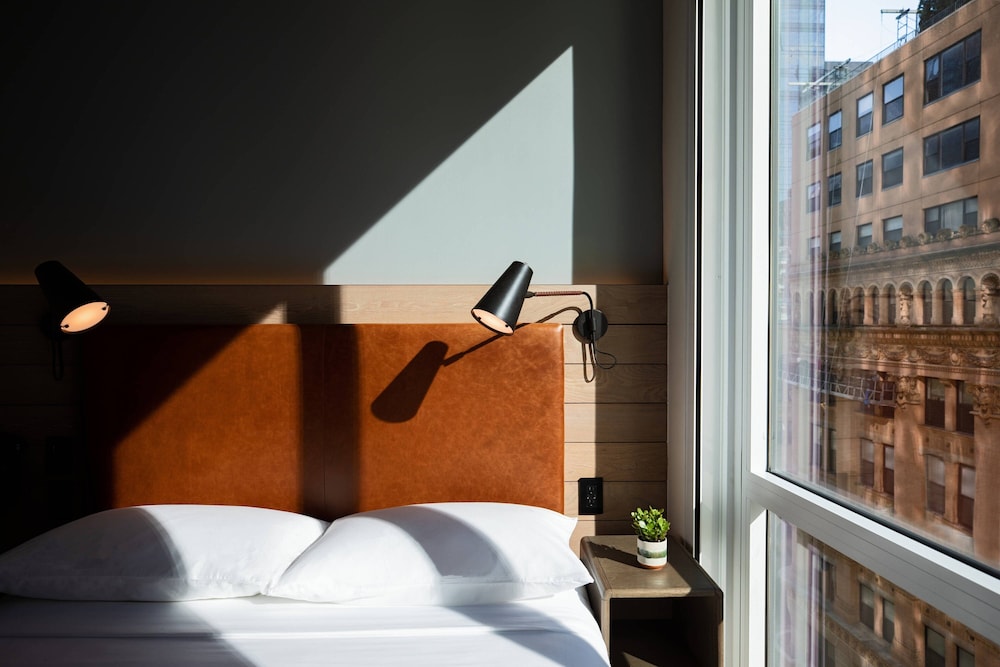 

Bari - Brooklyn (NY) - Moxy NYC Downtown