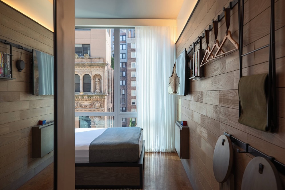 

Bari - Brooklyn (NY) - Moxy NYC Downtown