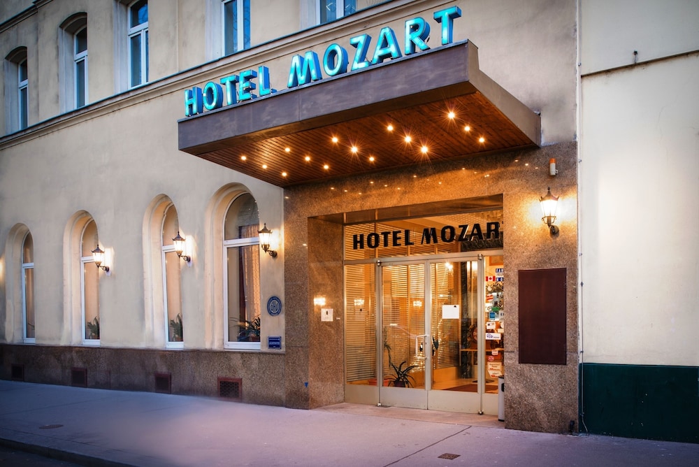 

Lamezia Terme - Vienna - Hotel Mozart