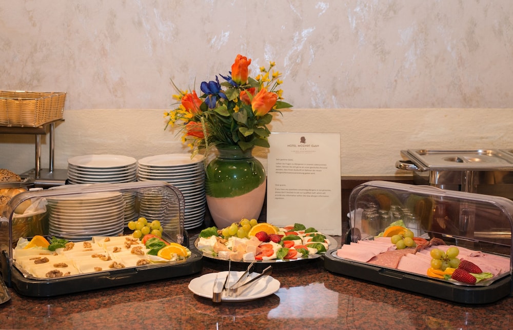 

Genova - Vienna - Hotel Mozart