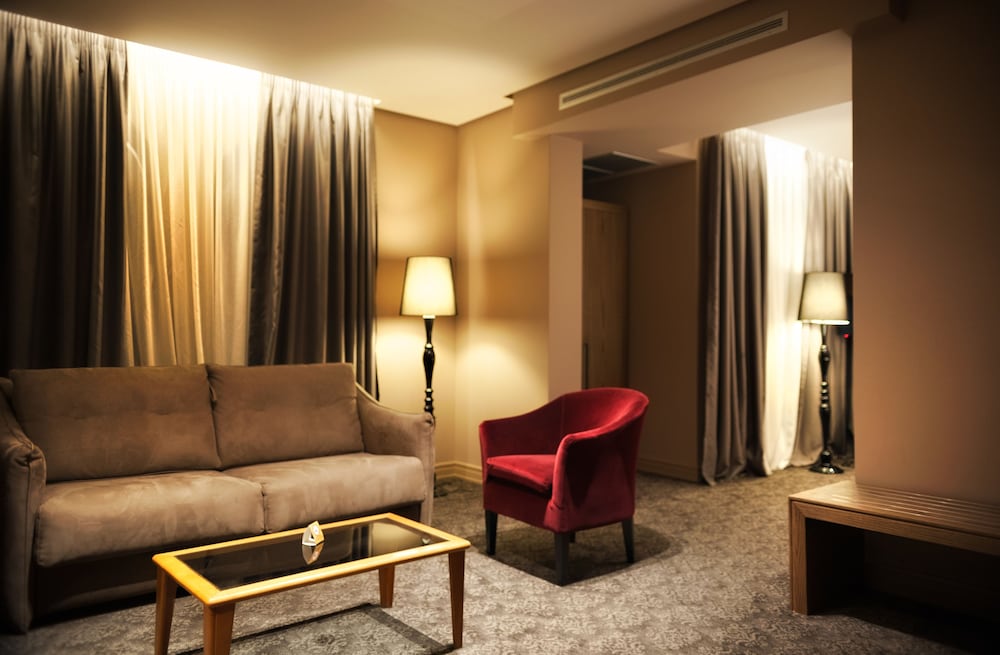 

Milano - Tirana - Mondial Hotel