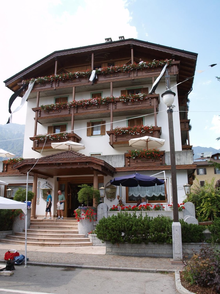 

Bari - Madonna di Campiglio - Olympic Palace