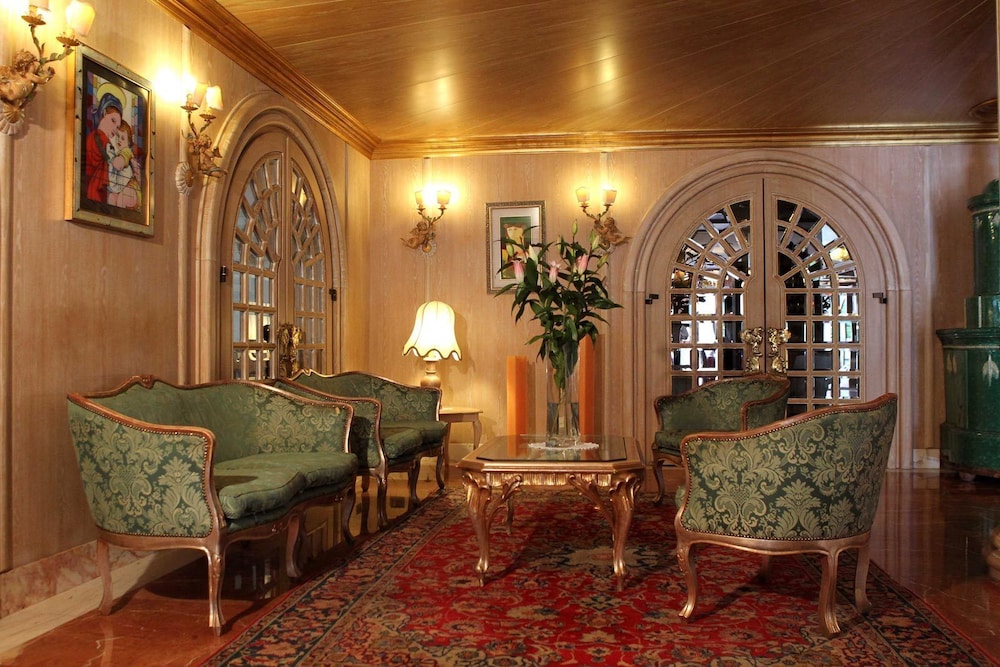 

Milano - Val di Sole, Montagna Italia - Olympic Palace