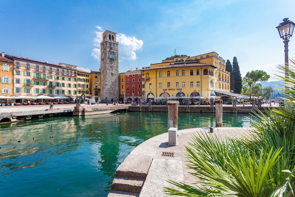 

Napoli - Limone sul Garda - Hotel Sole Relax & Panorama