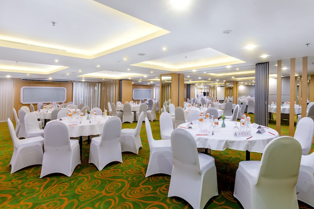 

Milano - Legian Beach - HARRIS Hotel Kuta Galleria - Bali