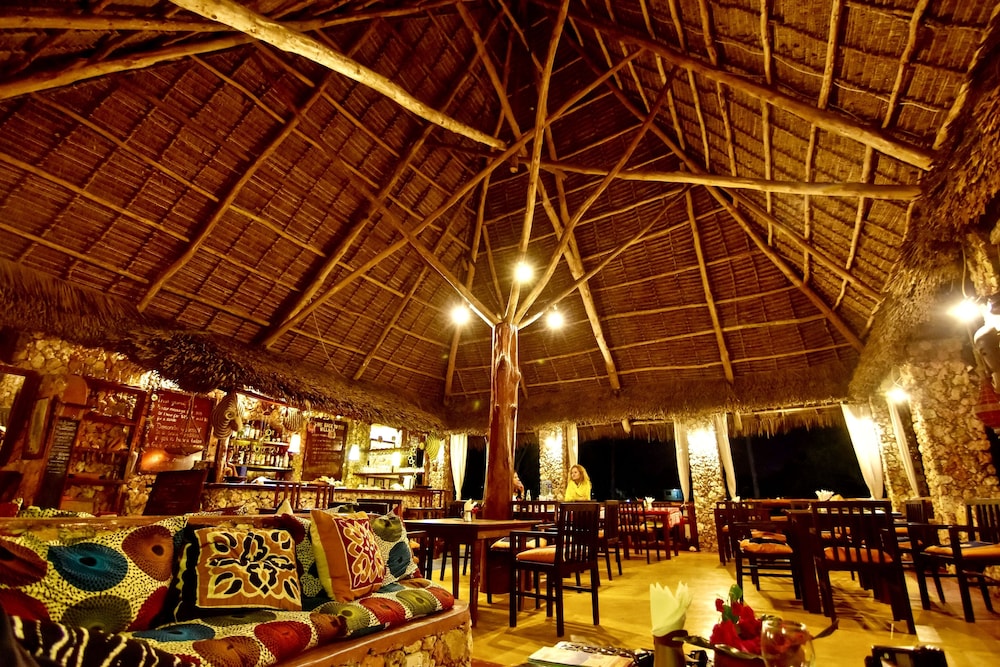 

Roma - Kama - Mangrove Lodge