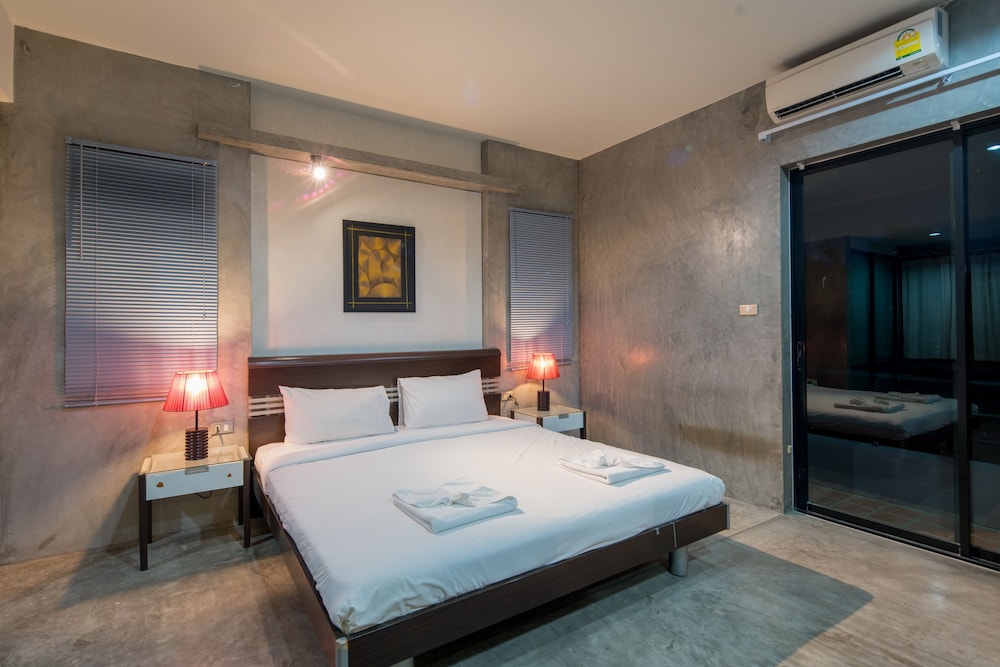 

Bologna - Kata Beach - Amarin Hotel Patong