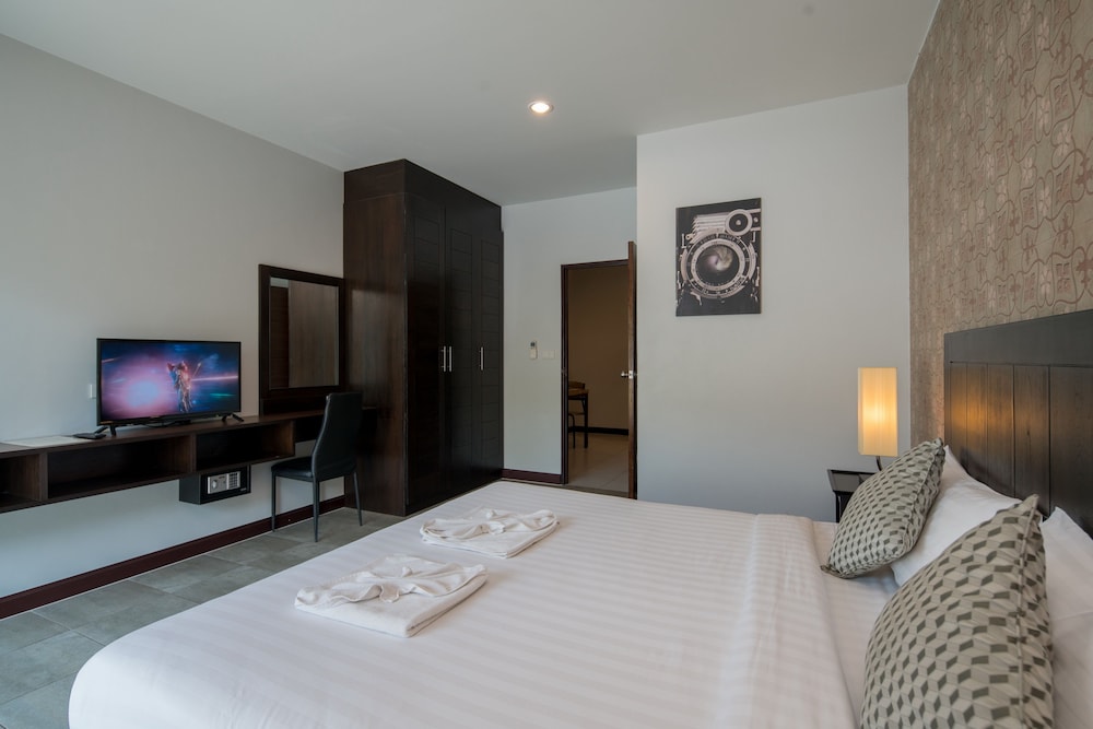 

Firenze - Chalong - Amarin Hotel Patong