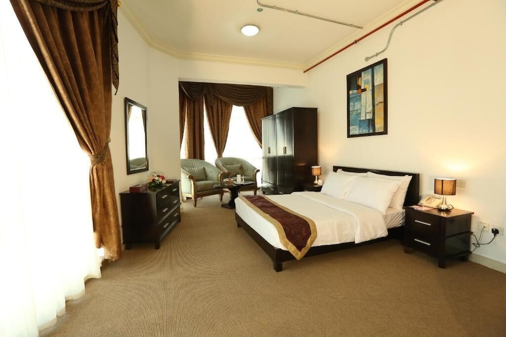 

Milano - Katar - La Villa Palace Hotel