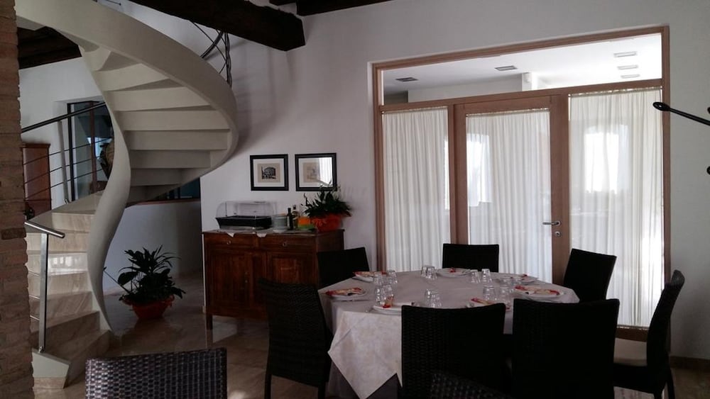 

Napoli - Reggio Emilia - Hotel La Vecchia Reggio