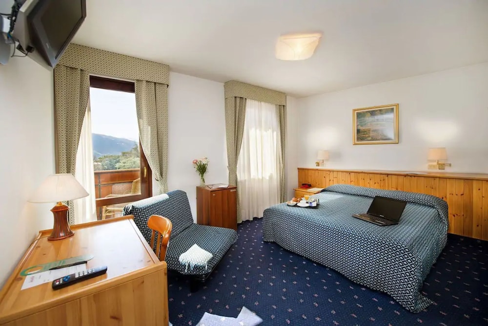 

Palermo - Grosotto - Hotel Sassella