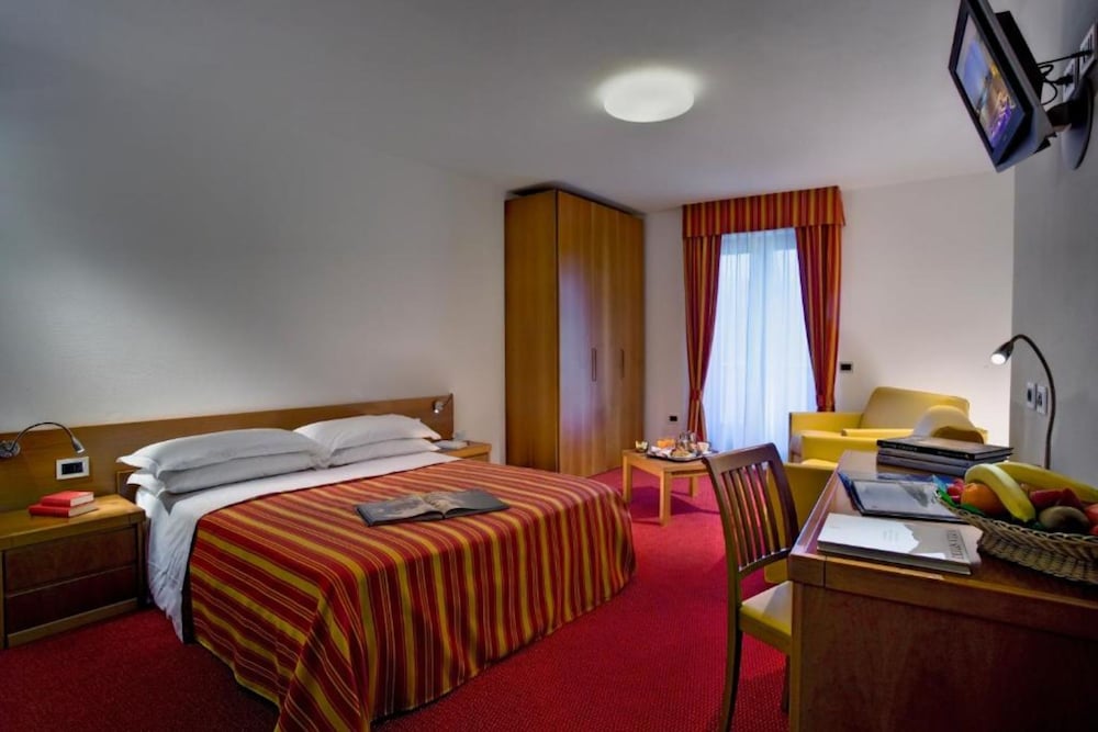 

Cagliari - Grosotto - Hotel Sassella