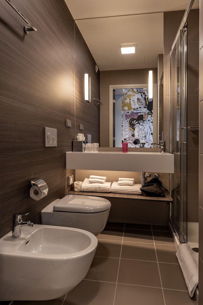

Venezia - Edimburgo - Moxy Edinburgh Airport