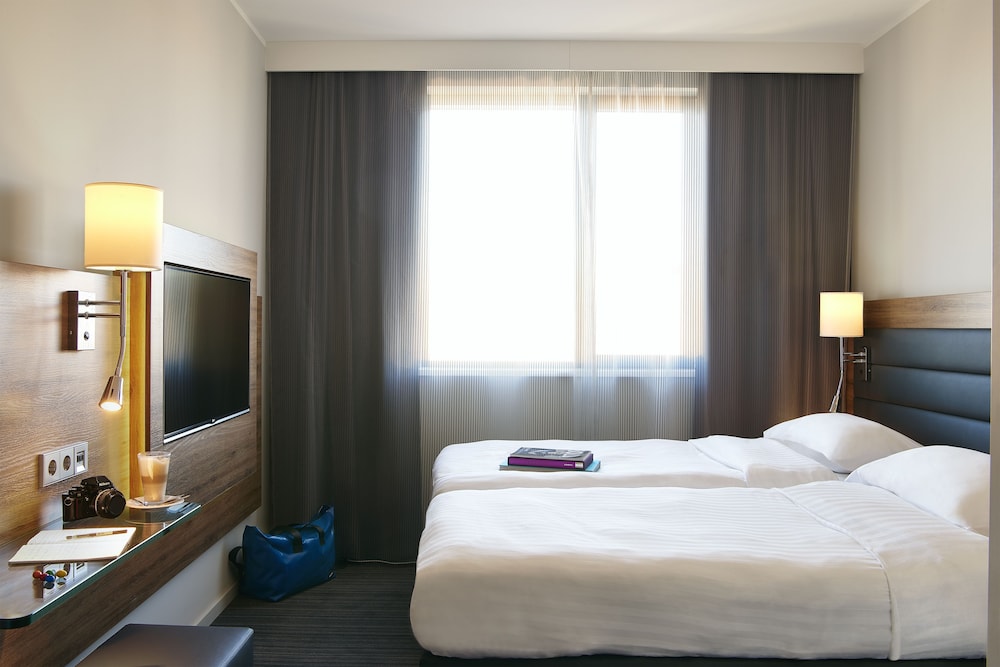 

Bologna - Newbridge - Moxy Edinburgh Airport