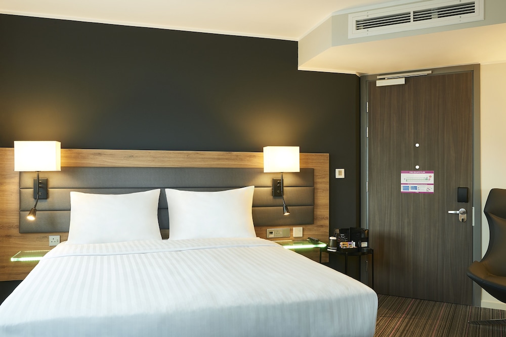 

Firenze - Newbridge - Moxy Edinburgh Airport