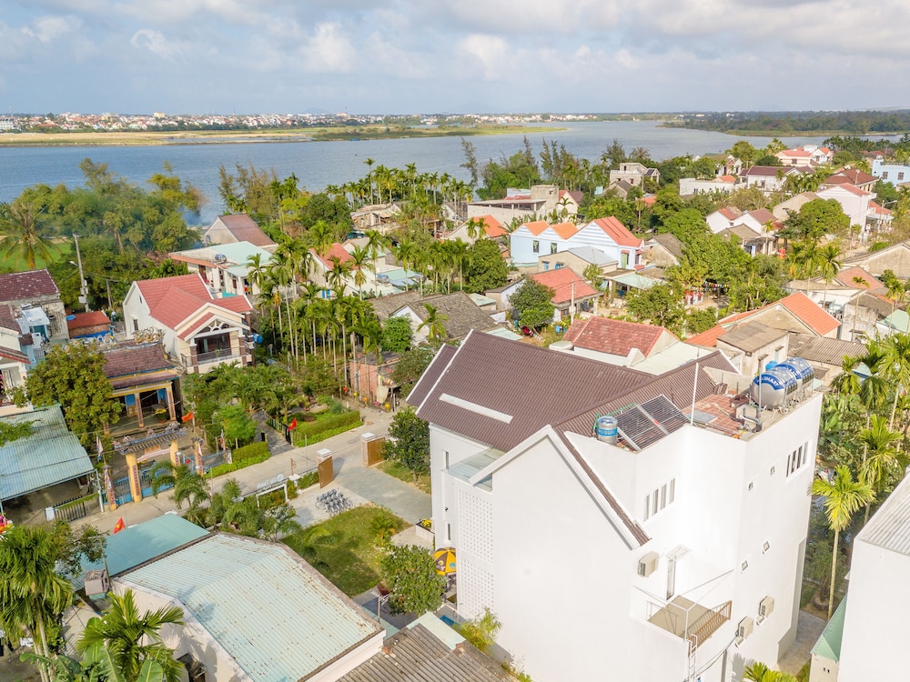 

Roma - Hoi An - Chi Thanh Villa