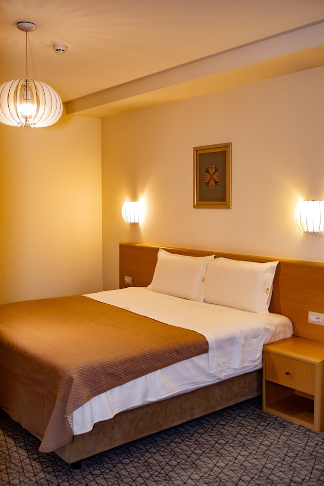 

Catania - Vorë - Hotel Airport Tirana