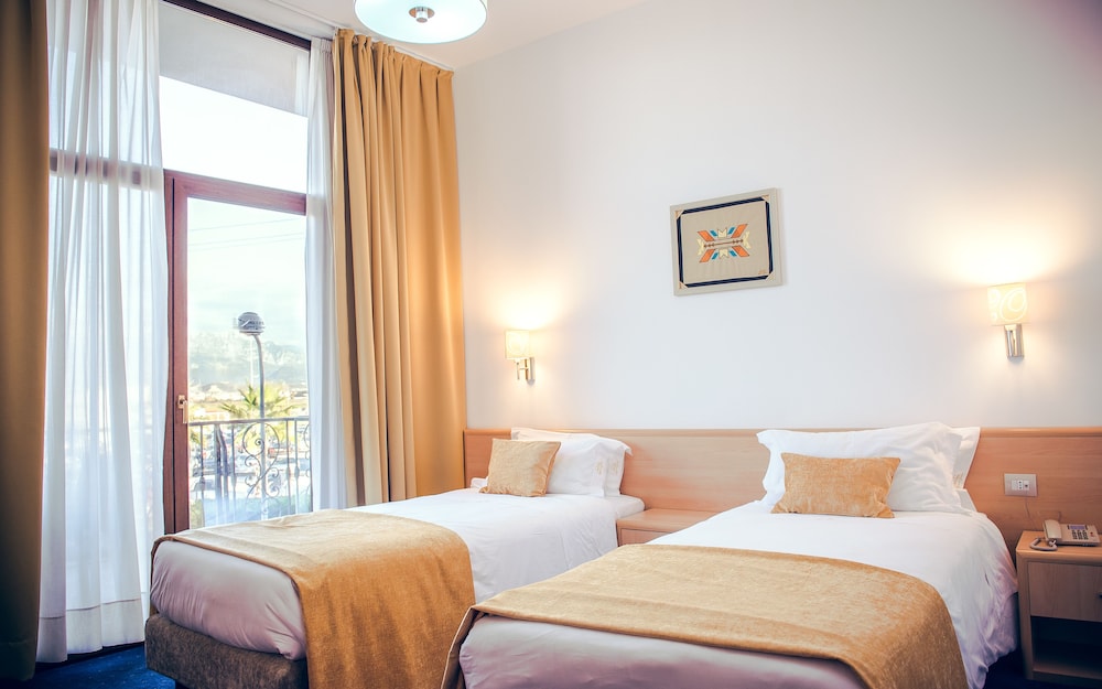 

Milano - Vorë - Hotel Airport Tirana