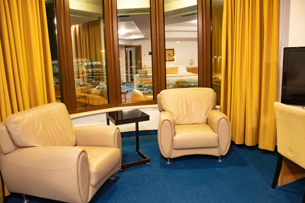 

Roma - Rinas - Hotel Airport Tirana