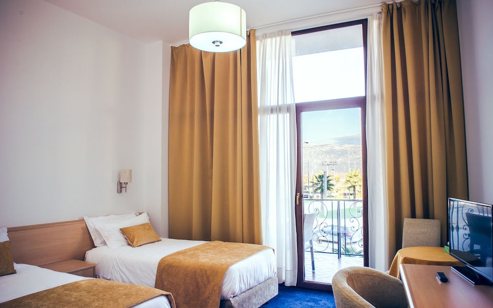 

Catania - Vorë - Hotel Airport Tirana