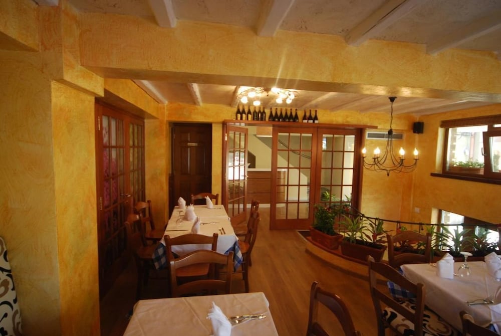 

Napoli - Tirana - Hotel Town House