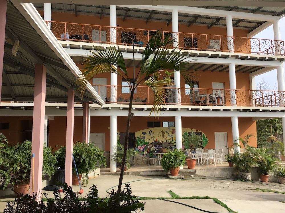 

Milano - San Juan del Sur - Black Pearl Inn