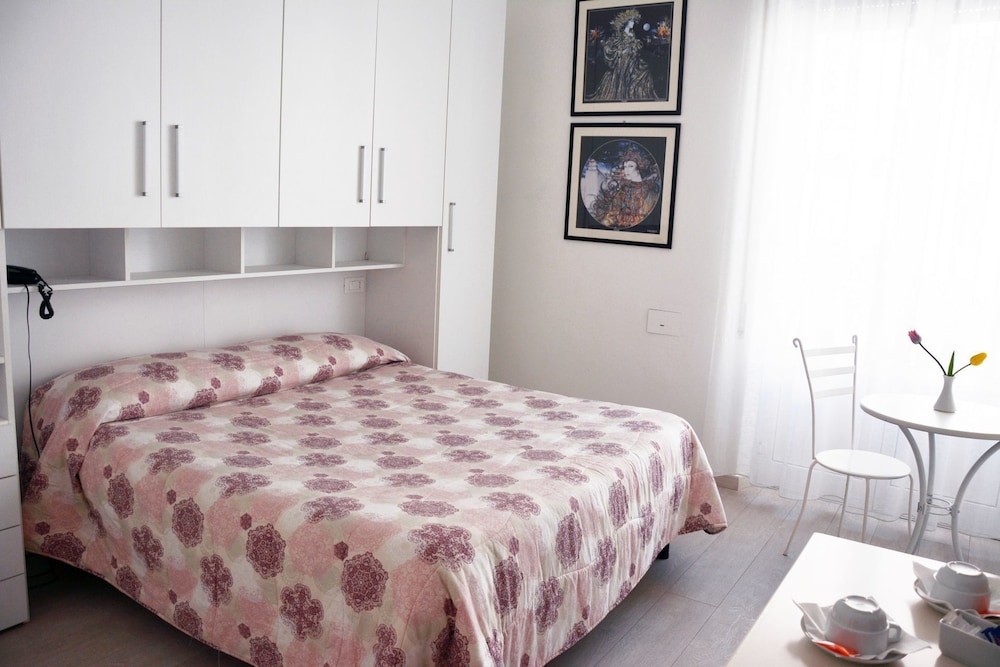 

Milano - Versilia e Costa Toscana, Mare Italia - City Hotel