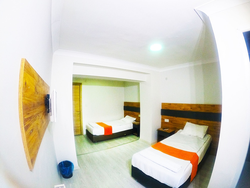 

Napoli - Ankara - ANKARA OTEL EVREN