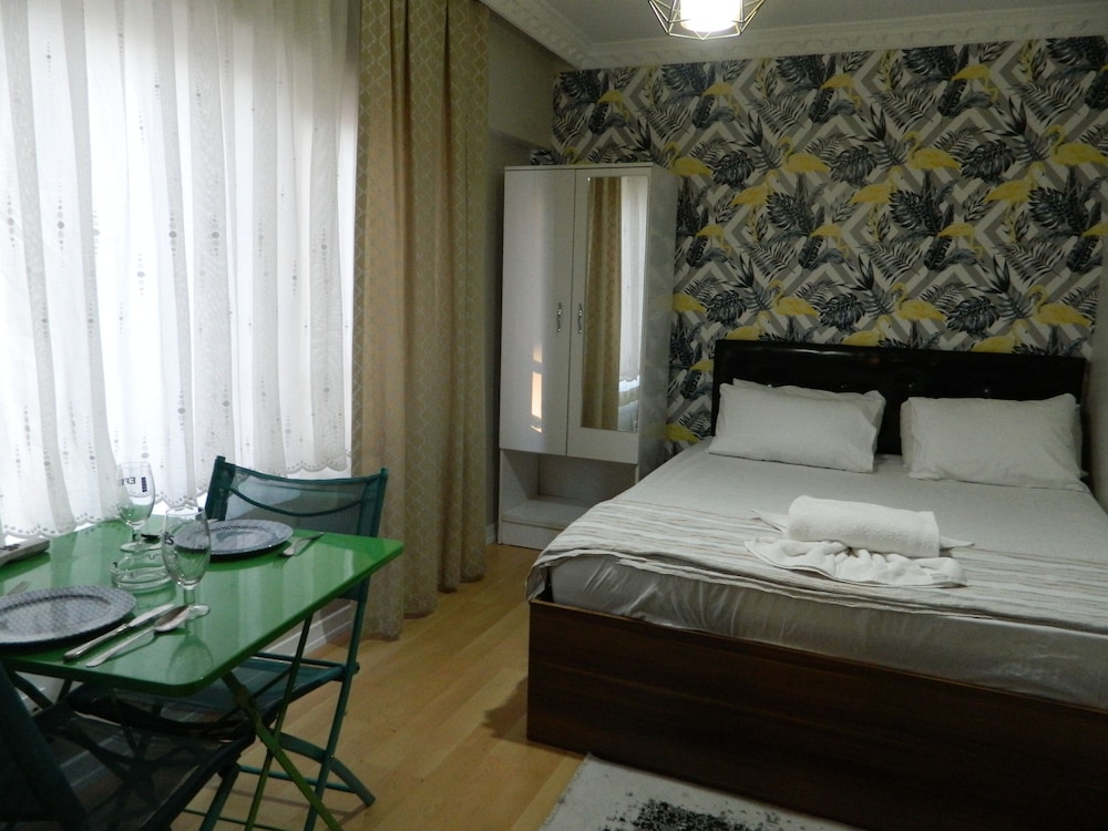 

Napoli - Istanbul - Taksim Pera Suites