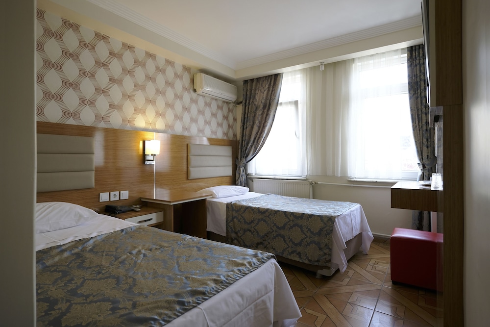 

Bologna - Beyoğlu - HOTELOZBEK