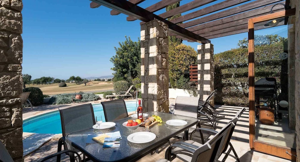 

Roma - Kouklia - Lovely 2 bedroom Villa Kornos HG33 with private pool and golf course views, In the heart of Aphrodite Hills, near resort centre