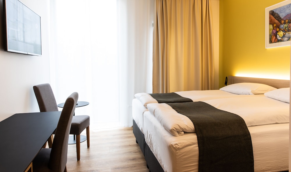 

Milano - Selfoss - Hotel South Coast