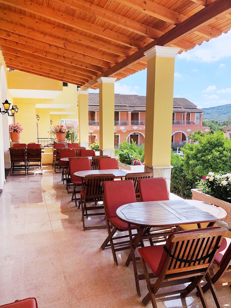 

Venezia - Agios Georgios, Corfú - Regina Hotel
