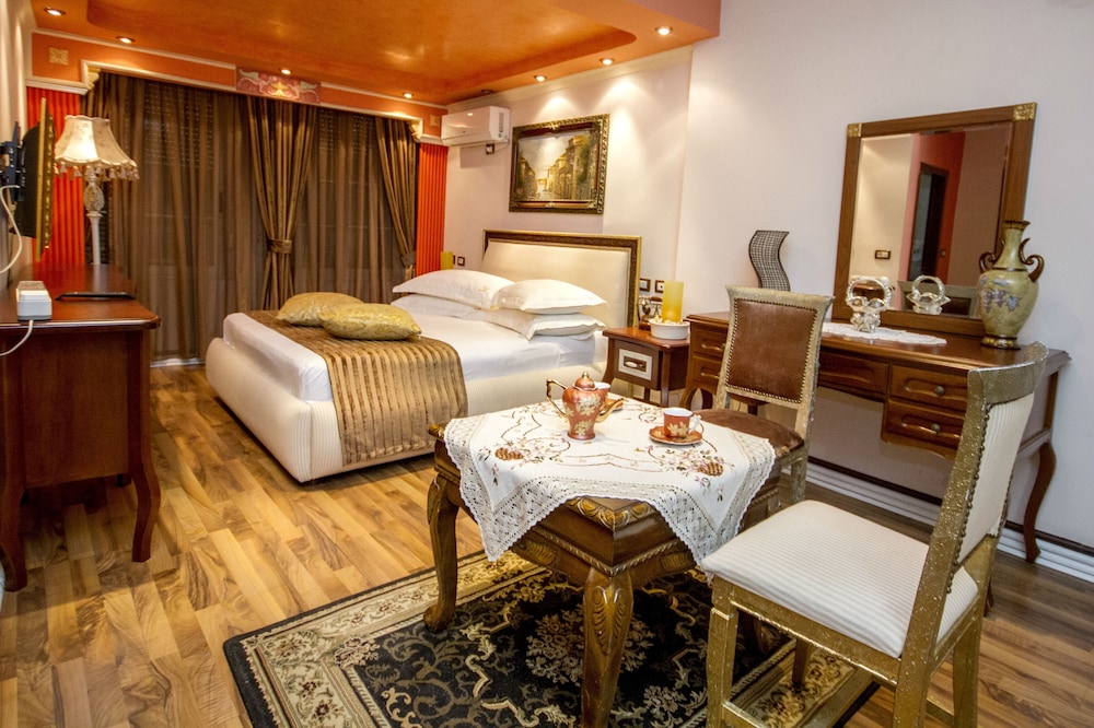 

Catania - Tirana - Hotel Boutique Villa Fernando