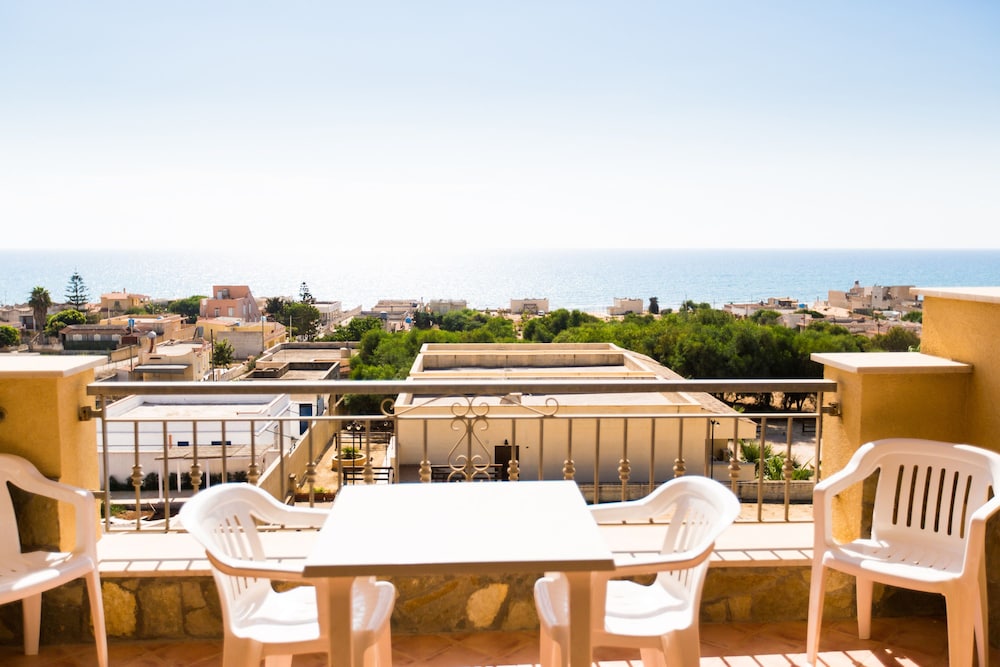 

Bari - Marinella di Selinunte - Triscinamare Hotel Residence