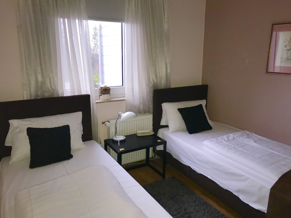 

Torino - Halle Westfalen - Waldhotel "Peter aufm Berge
