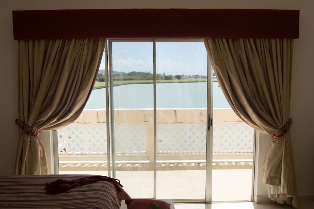 

Roma - Bolans - Seascape Villa