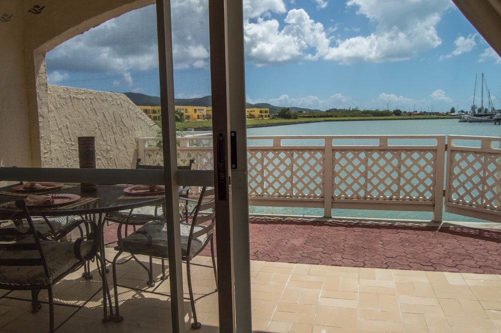 

Roma - Bolans - Seascape Villa